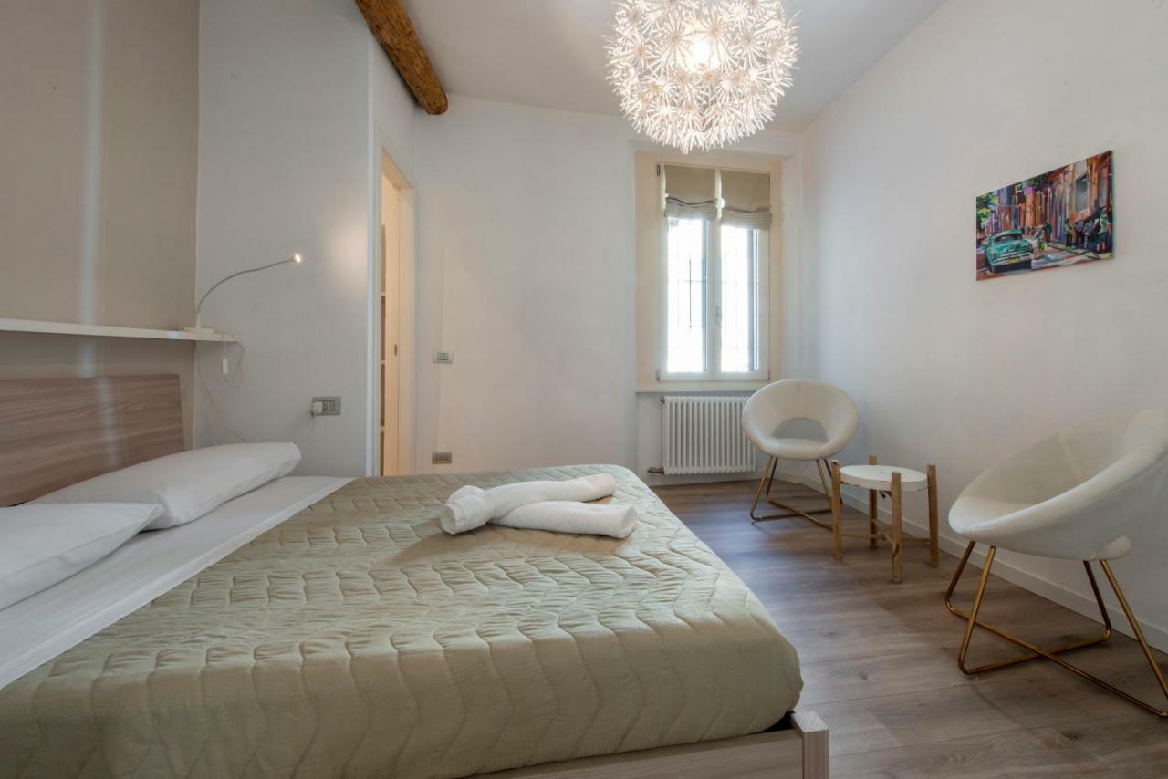 Apartment Old Wall Como Center Zewnętrze zdjęcie
